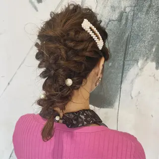 セミロング ヘアアレンジ カジュアルを女っぽく 𝗮𝘆𝗮𝗰𝗼のヘアスタイル