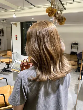 セミロング カラー 透明感カラー 天羅のヘアスタイル