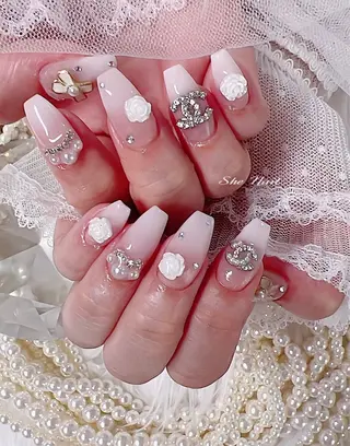 ネイル She   Nail所属・ISA_ BELLAのネイルデザイン