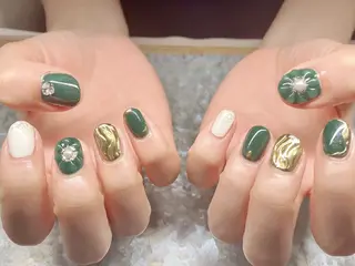 ネイル 13日3980円‼️ マグもデザインも◎のネイルデザイン