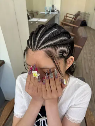 ヘアアレンジ WEST OLAND 黒坂佳乃のヘアスタイル