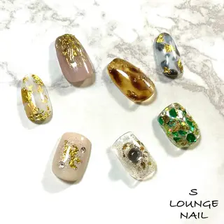 ネイル S LOUNGE NAIL所属・パーツたくさん🍓 SUMIのネイルデザイン