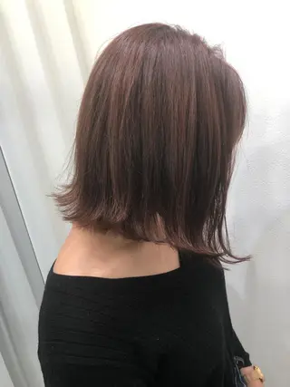 ミディアム AKANE 【zina新宿】のヘアスタイル