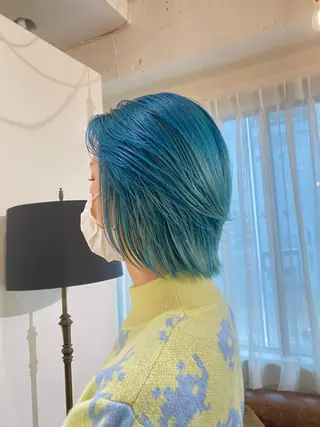 ミディアム カラー 梅田ハイトーン チダ ヒナノのヘアスタイル