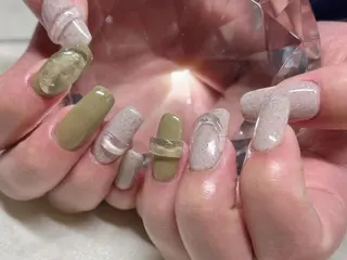 ネイル マツエク・マツパ アイブロウ Nail&eye Belire 新宿のネイルデザイン