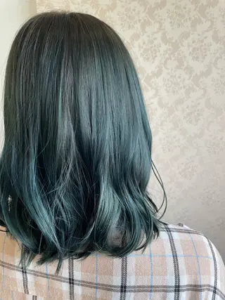 カラー ヒヨシ ルナのヘアスタイル