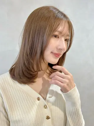ミディアム カラー ミディアムレイヤー池 袋顔まわりtaigaのヘアスタイル