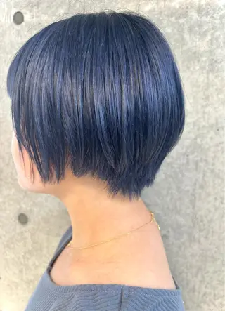 ショート カラー にった みずきのヘアスタイル