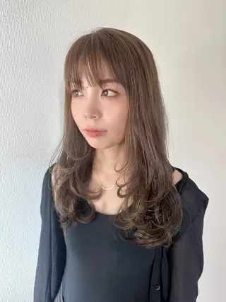 ロング 大人レイヤー& 透明感カラー💄のヘアスタイル