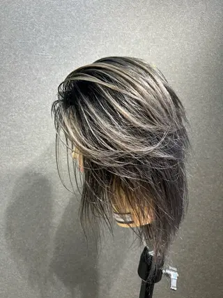 カラー たつや/ハイトーン/ バレイヤージュ/寒色のヘアスタイル