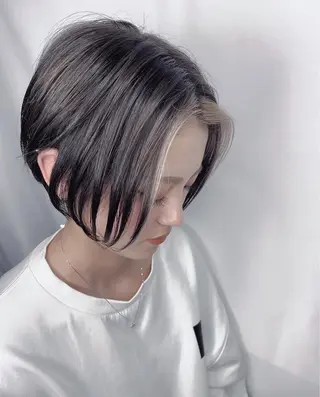 ショート カラー Gaudi / ガウディのヘアスタイル