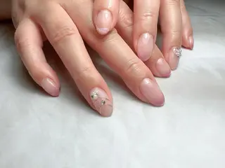 ネイル 𝐑𝐞𝐯𝐢𝐨 ___堺市西区のマツエク・マツパデザイン