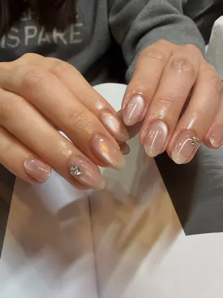 ネイル anyora nail salon所属・大人ワンホン キラキラ／Ayanoのネイルデザイン
