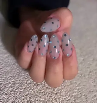 ネイル maison dari (ﾒｿﾞﾝ   ﾀﾞﾘ )所属・高橋 ユカのネイルデザイン