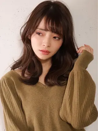 ミディアム カラー AILEE所属・ウルフカット レイヤーカット上柿のヘアスタイル