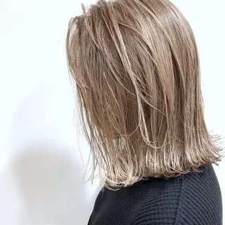 ミディアム カラー グランジヘア 無造作ヘアHYUGAのヘアスタイル