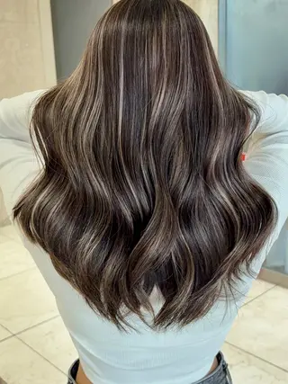 ロング カラー ハイライト、レイヤー カット/西梅田/中西のヘアスタイル