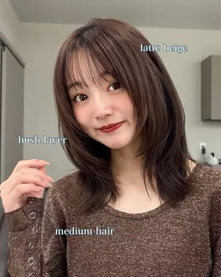 ミディアム カラー manami/ レイヤー/小顔カットのヘアスタイル