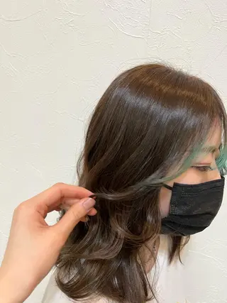 ロング カラー 松田 紗采のヘアスタイル
