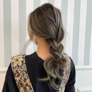 ロング 西澤 咲輝のヘアスタイル