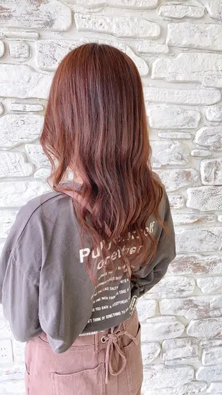 ロング カラー 浅岡 のどかのヘアスタイル