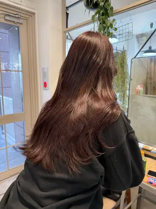 ロング カラー ミルクティー× グレージュMOMOのヘアスタイル