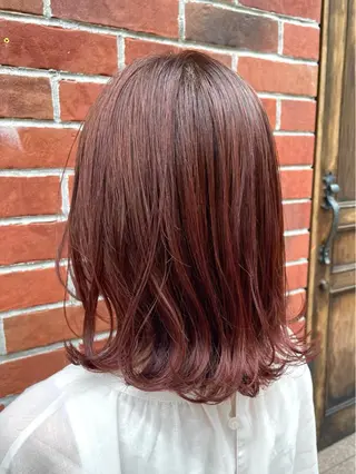 ミディアム 小林 愛花のヘアスタイル