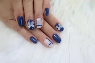 ネイル カラーズビューティサロン所属・ツノスエアヤカ ／つののネイルデザイン