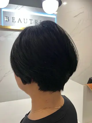 ショート 村中 逸紀のヘアスタイル