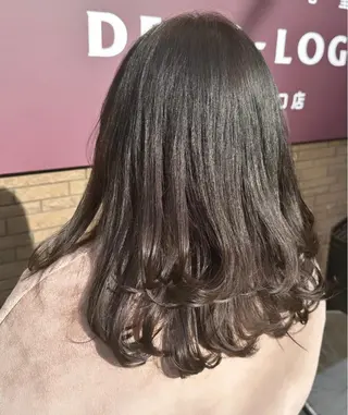 ミディアム カラー 飯塚 優希のヘアスタイル