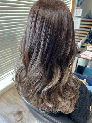 カラー 早川 真幸のヘアスタイル