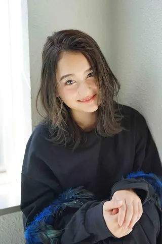 ミディアム カラー EMANONシェアサロン心斎橋店所属・韓国メンズヘア　ミル クティボブ　足立佳代のヘアスタイル