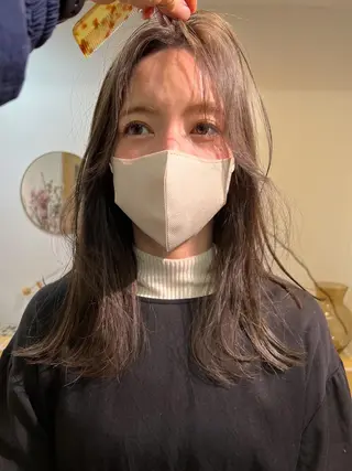 セミロング カラー 顔周りレイヤー/韓国 ブリーチminamiのヘアスタイル