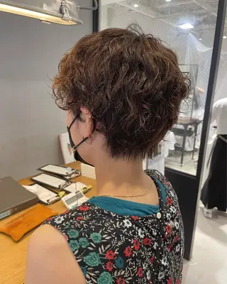 ショート パーマ 暖色カラー🍊 ボブ🌿顔周りcutのヘアスタイル