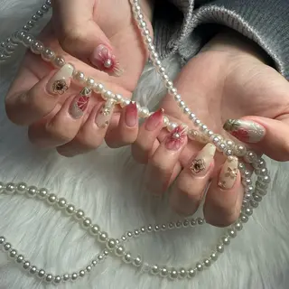 ネイル Rosa x rosa所属・Rosaxrosa AKANEのネイルデザイン