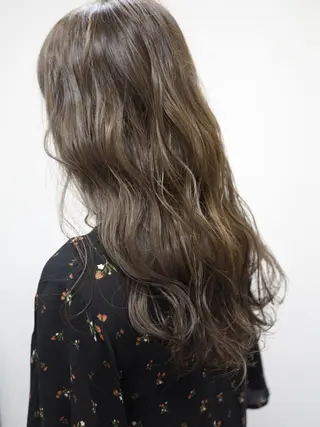 ロング カラー パーマ ヘアアレンジ メンズハイトーン メンズバレイヤージュのヘアスタイル