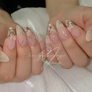 ネイル Roi〈ロワ〉 Reikaのネイルデザイン