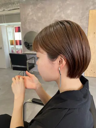 ショート Rui/透明感カラー 暖色/レイヤーカットのヘアスタイル