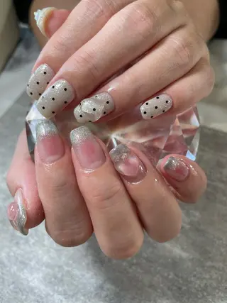 ネイル 蓑原 佳央里のネイルデザイン