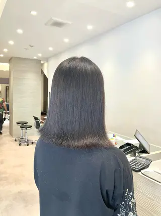 ミディアム カラー サキ🤍ハイトーン 🩰くびれ巻きヘアのヘアスタイル