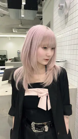 ロング カラー ハイトーン/ピンク カラー/めい🎀のヘアスタイル