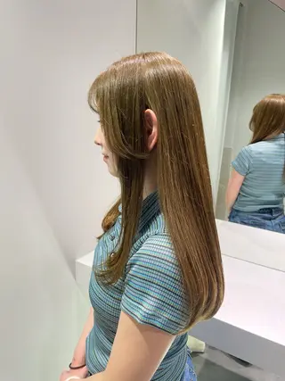 ロング カラー 佐野 えり奈のヘアスタイル