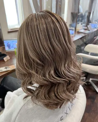 セミロング カラー 【豊橋・美容室】KIHACO豊橋店所属・【豊橋・美容室】 廣田健一のヘアスタイル