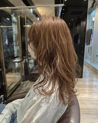 ロング CLOVE所属・下石怜子/レイヤー/ 透明感カラーのヘアスタイル