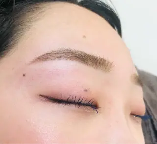 アイブロウ Madokaria Nのマツエク・マツパデザイン