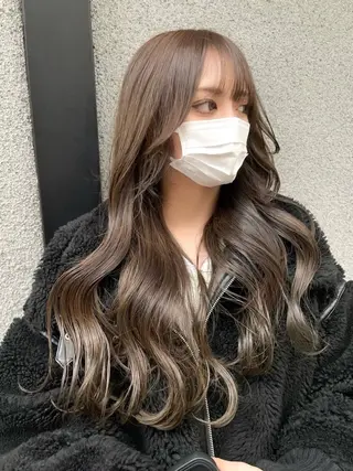 ロング 韓国/透明感 Veluaのヘアスタイル