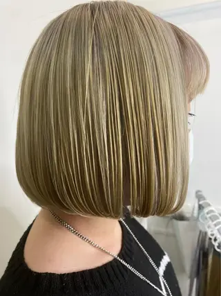 ショート カラー リルウヘアー 天王寺のヘアスタイル