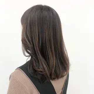 セミロング 堀越 エリのヘアスタイル