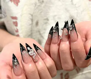 ネイル Pure&Rich Nailのネイルデザイン