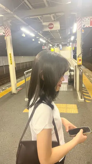 セミロング カラー 今村 美空のヘアスタイル
